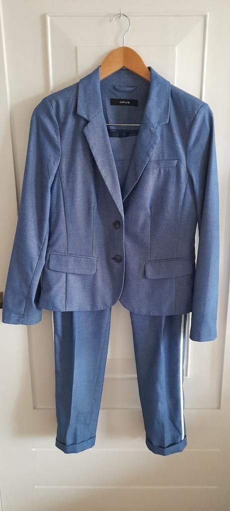 Opus tweedelig comfy set jasje met broek 40/38, Kleding | Dames, Maat 38/40 (M), Kostuum of Pak, Zo goed als nieuw, Opus