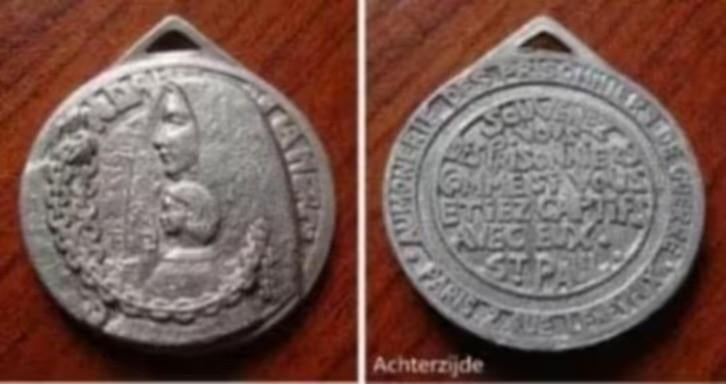 Oud zinken medaille Notre-Dame de la Merci (zie info), Verzenden, Overige materialen, Buitenland