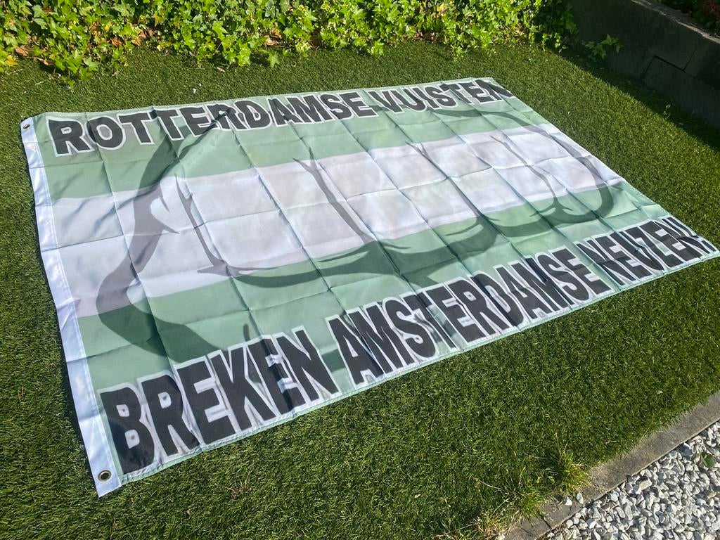 NIEUWE Grote Feyenoord - Ajax Vlag, Verzamelen, Sportartikelen en Voetbal, Ophalen of Verzenden, Zo goed als nieuw, Ajax, Overige typen