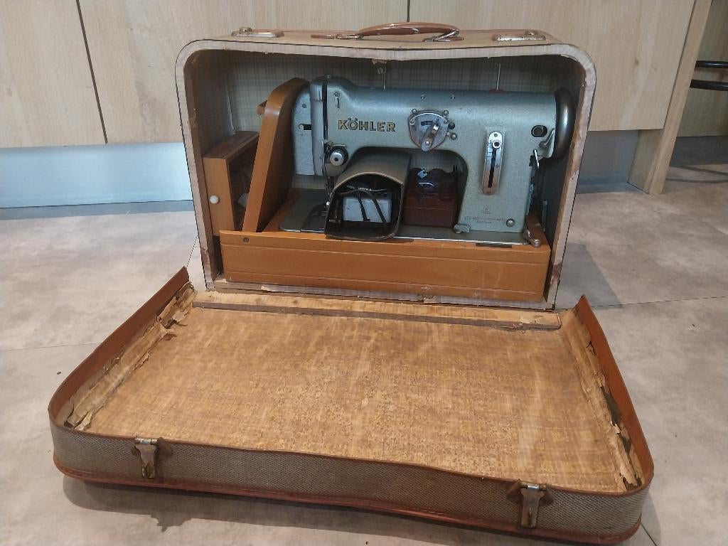 Kőhler naaimachine, Ophalen