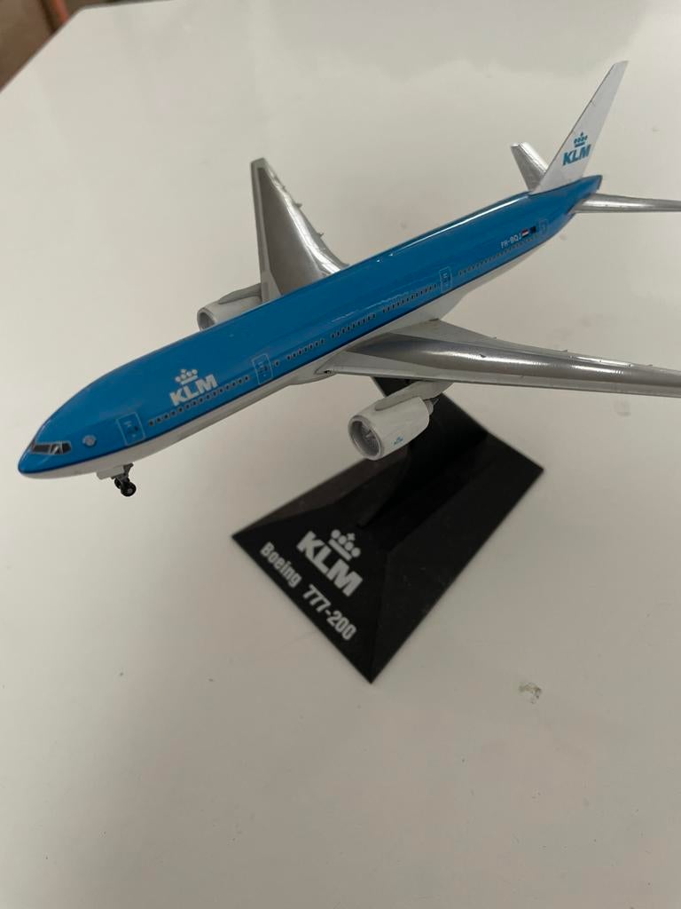 Schaalmodel 1:400 - KLM Boeing 777-200, Verzamelen, Ophalen of Verzenden, Zo goed als nieuw, Schaalmodel