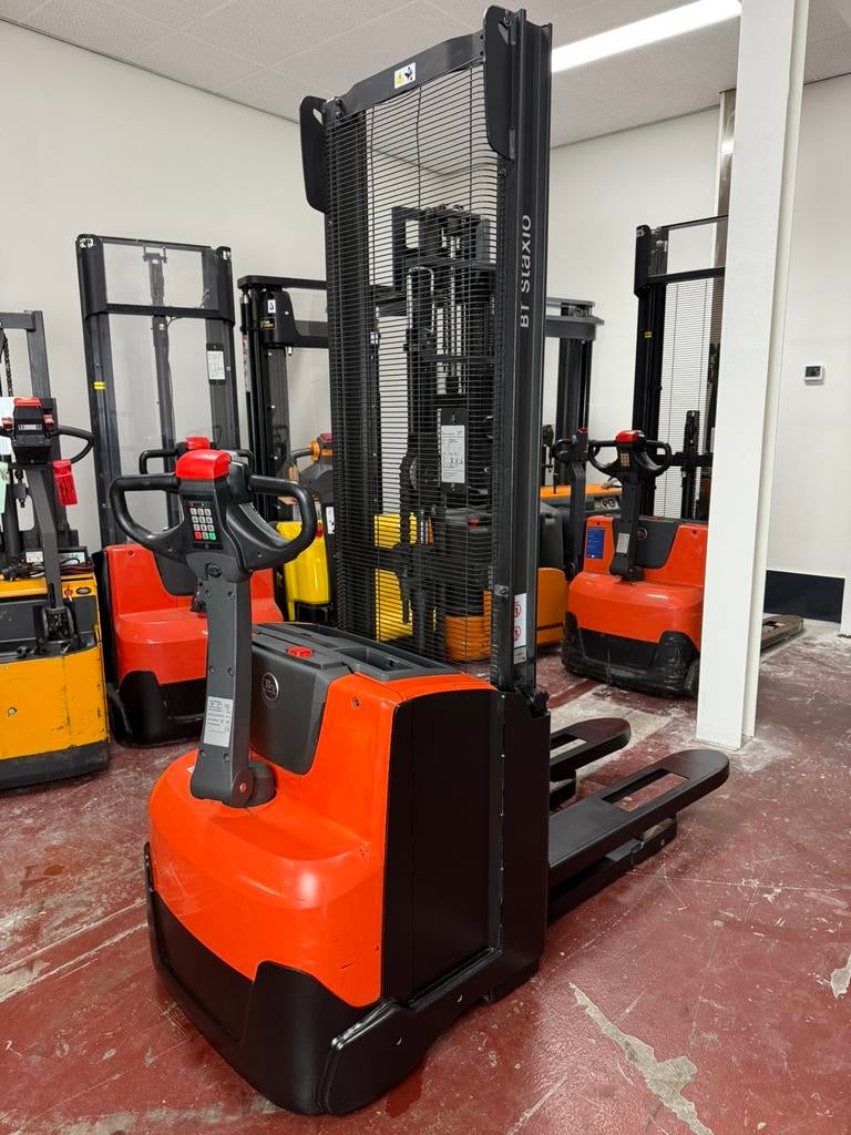 TOYOTA BT SWE120 1200KG 1,70M BJ2016 NETTE MACHINE