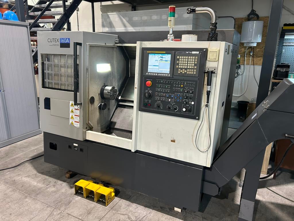 Hwacheon CUTEX-160A CNC Draaibank WEINIG UREN!!!, Doe-het-zelf en Verbouw, Ophalen, Gebruikt, Metaaldraaibank, Minder dan 500 mm