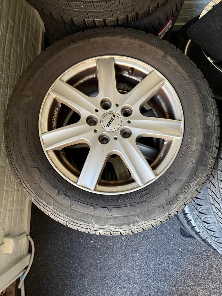 VW Transporter T6 Velgen met Banden (3,5mm), Auto-onderdelen, Banden en Velgen, Ophalen, 16 inch, Banden en Velgen, All Season