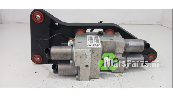 Kleppenblok hydraulisch van een BMW X5, Gebruikt, -, -, Ophalen of Verzenden