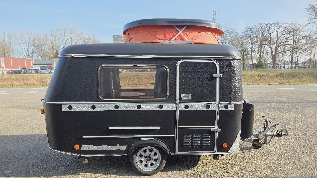 Eriba Touring Puck, knusser dan dit wordt het niet!, Tot en met 2, Bedrijf, Treinzit, Lengtebed