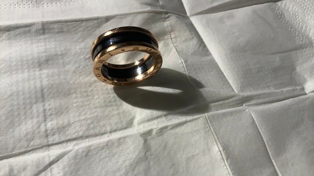 V.a. 895,-  Bvlgari B.zero1 Ring Goud & Keramiek Eu 59, Ophalen of Verzenden, Dame of Heer, Goud, Kleiner dan 17