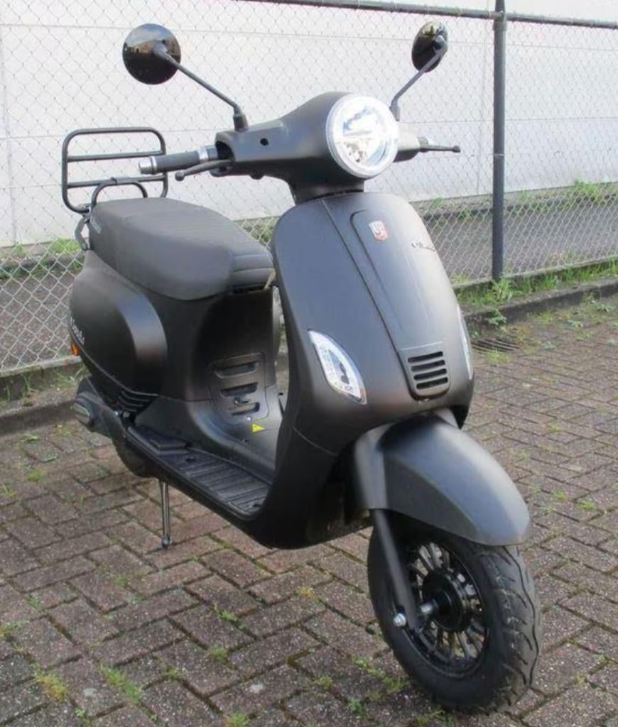 DJJD Cashmere Injectie Snor, Fietsen en Brommers, Snorfietsen en Snorscooters, Zo goed als nieuw, Overige merken, Benzine, Ophalen of Verzenden