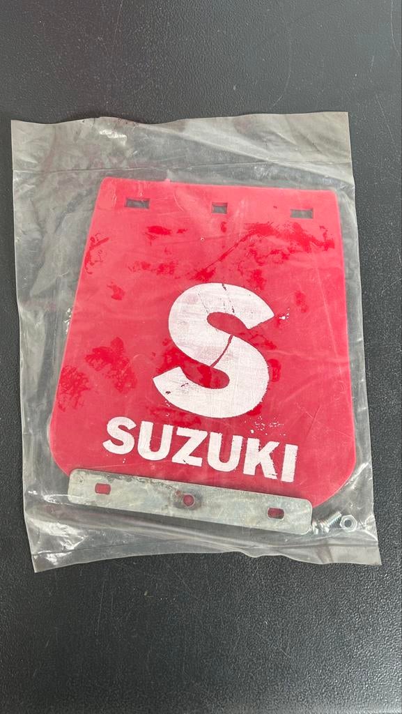 Spatlap nieuw Suzuki brommer geel of rood, Fietsen en Brommers, Brommeronderdelen | Oldtimers, Nieuw, Overige merken, Overige typen
