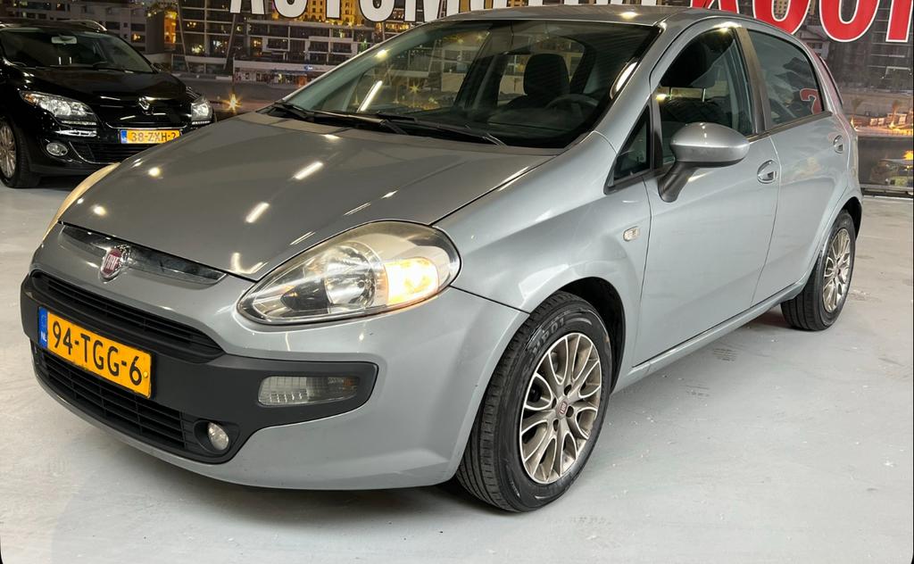 Fiat Punto 1.3 Multijet 62KW 5DR 2012 Clima/Euro5/CleanCar/, Auto's, Voorwielaandrijving, Euro 5, 28 km/l, Zwart