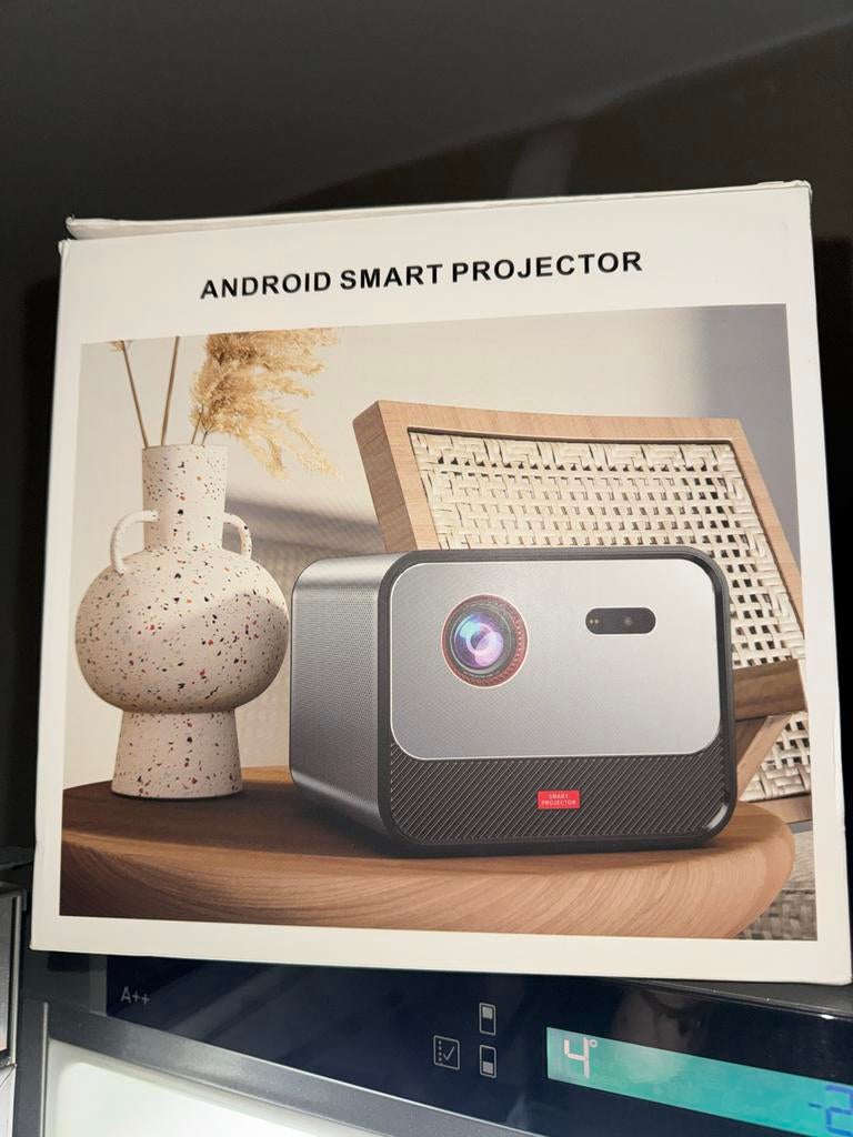 T.E.A.B - Android Smart Projector - Nieuwstaat, Audio, Tv en Foto, Beamers, Ophalen, Zo goed als nieuw, LED, HD (720)