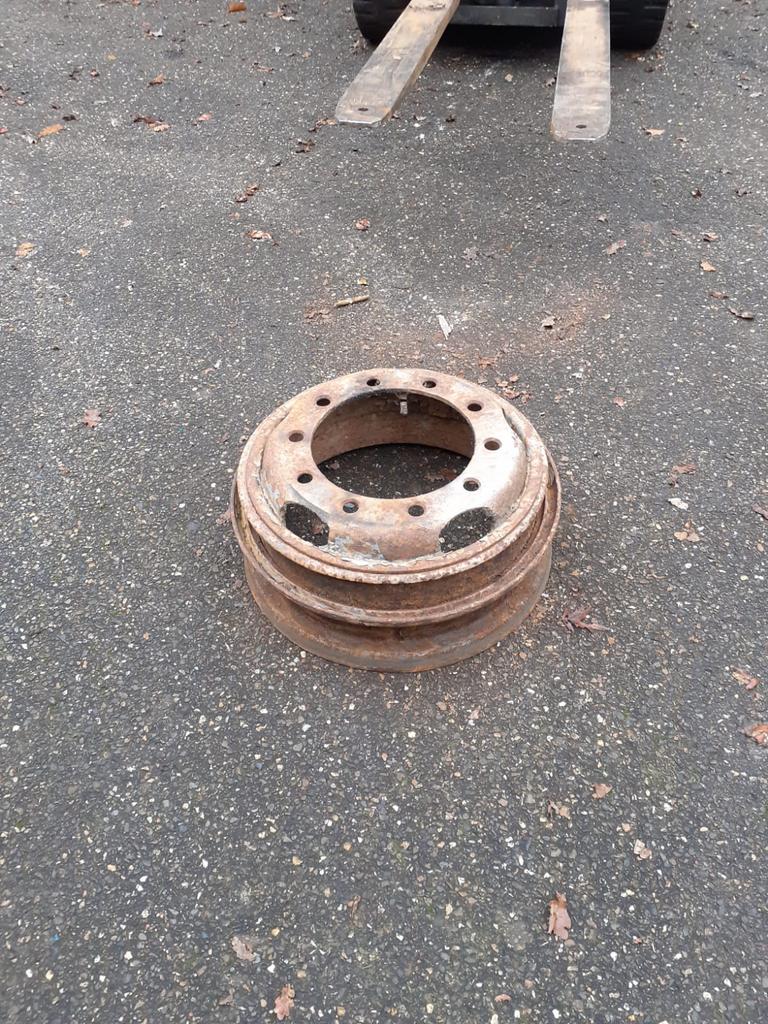 Gezocht. 20 inch 10 gaats geklonken velgen, Ophalen of Verzenden