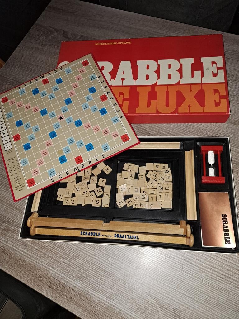 Scrabble, Hobby en Vrije tijd, Gezelschapsspellen | Bordspellen, Ophalen of Verzenden, Zo goed als nieuw
