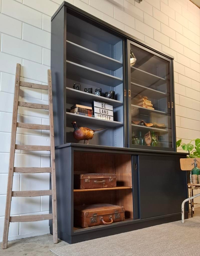 XL Vintage/Industriële antraciet-grijze schoolkast,Brocante, Huis en Inrichting, Kasten | Buffetkasten, Ophalen, 200 cm of meer