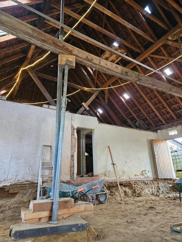 Voor al u sloop en renovatie werkzaamheden bel of kijk op de