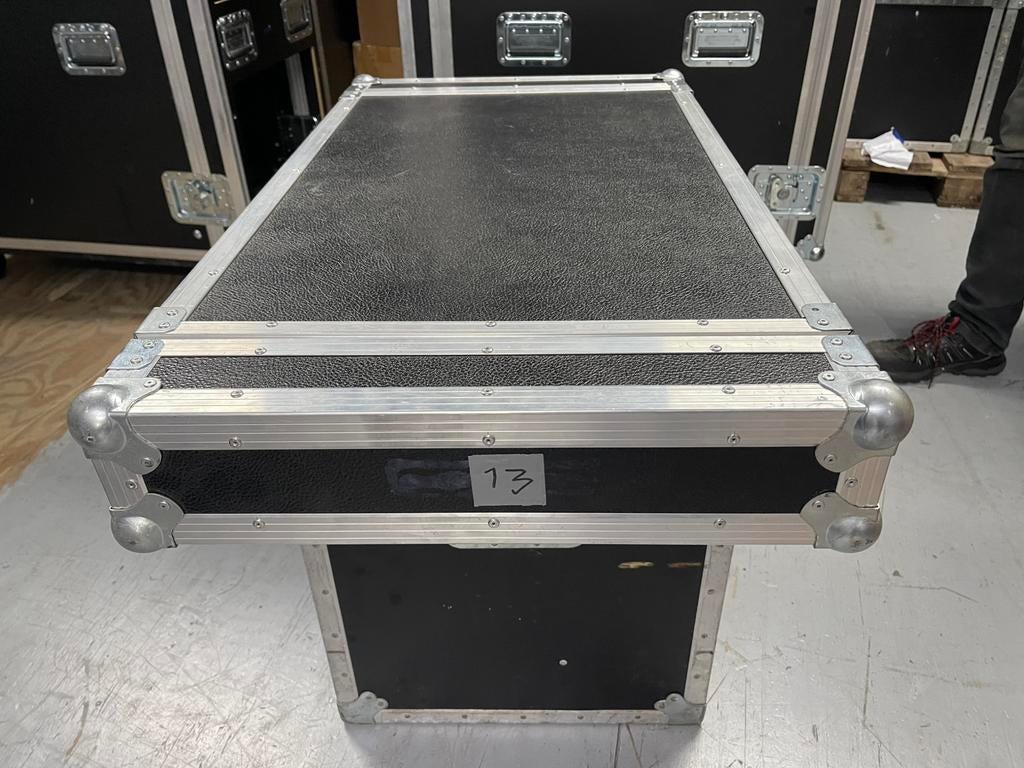 19Inch Flightcase 2He Xtra diep 76cm Double Doors Case nr13, Muziek en Instrumenten, Behuizingen en Koffers, Zo goed als nieuw