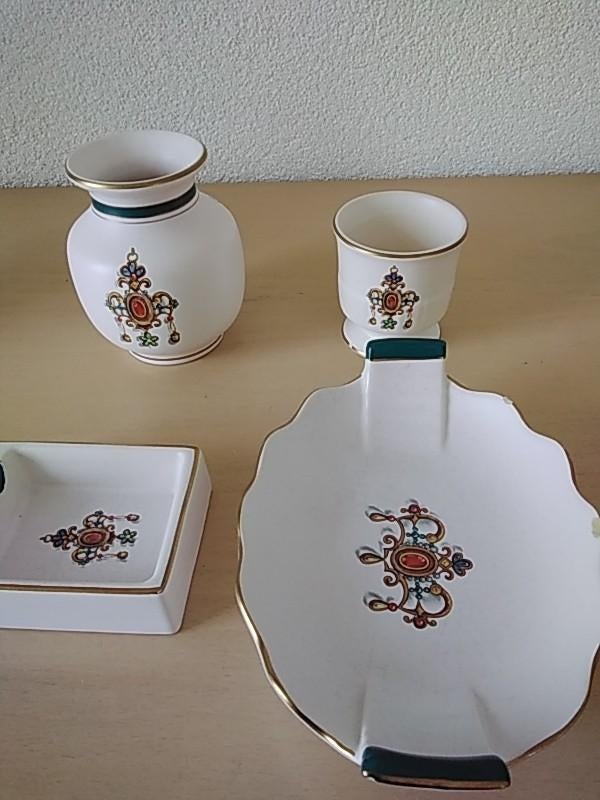 Plateel van Flora Gouda., Ophalen of Verzenden