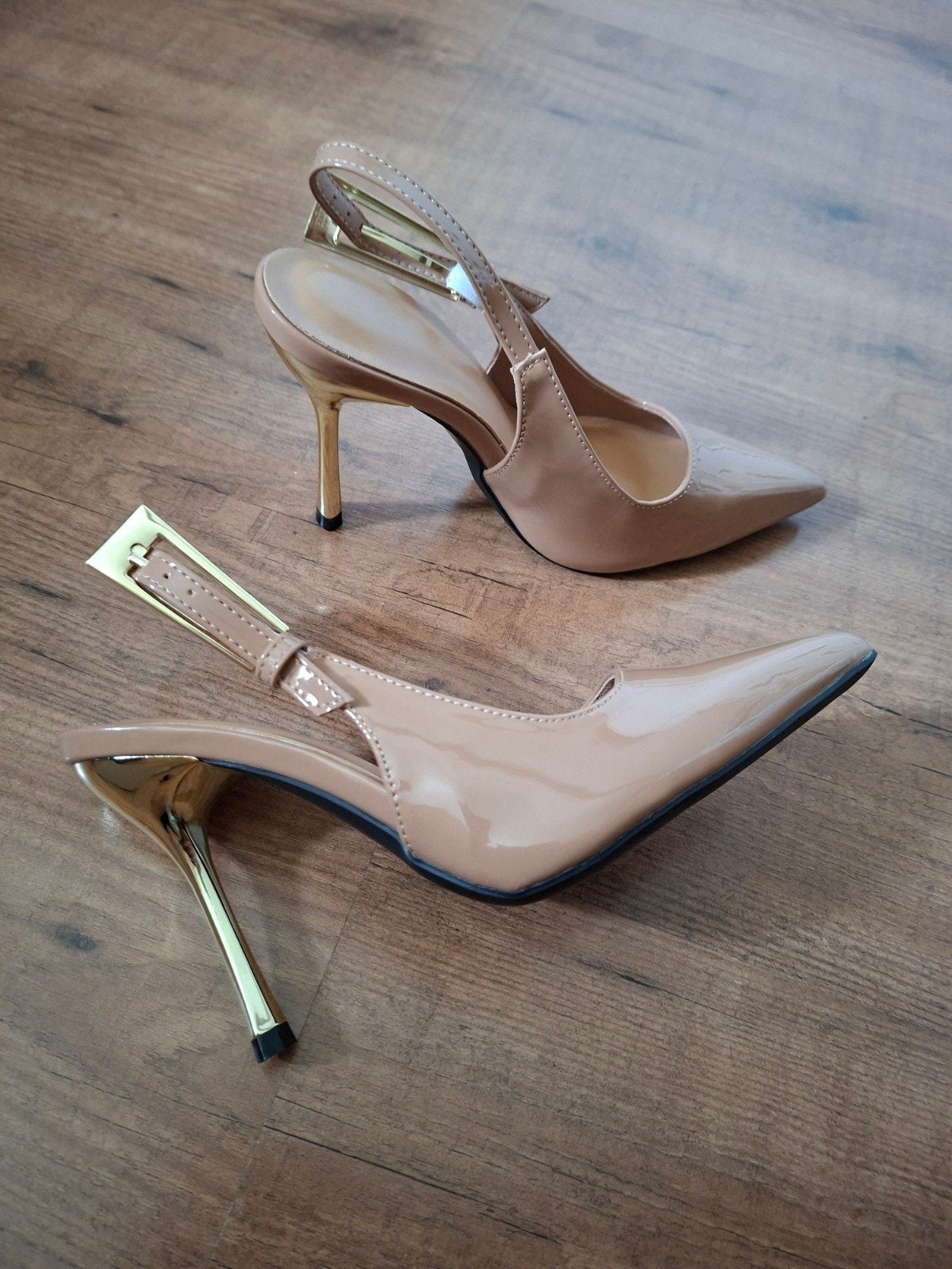 Gratis: alleen verzendkosten, Beige, Nieuw, Sandalen of Muiltjes, Ophalen of Verzenden