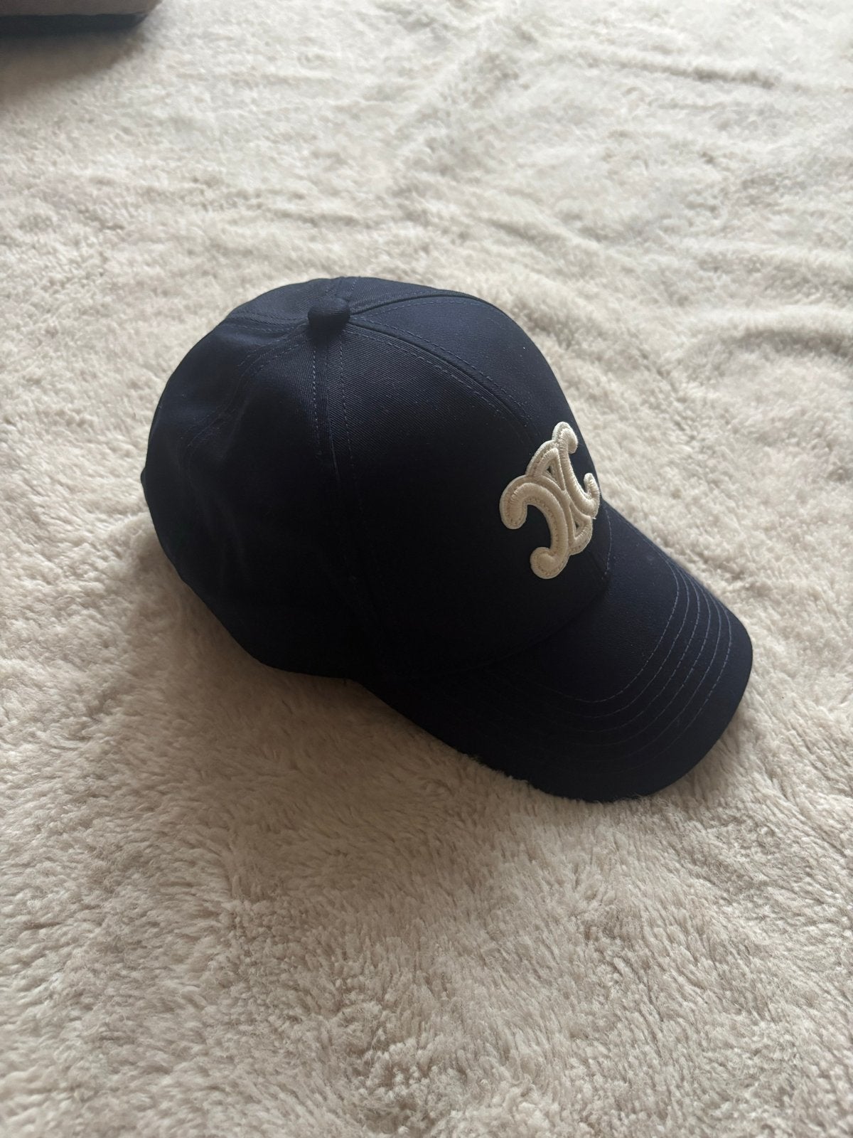Celine pet zwart met logo, Kleding | Dames, Hoeden en Petten, Ophalen of Verzenden, Zo goed als nieuw, One size fits all, Pet