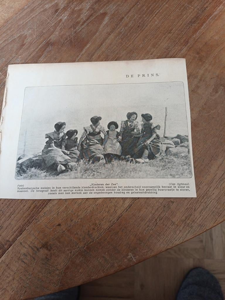 Knipsel kinderen Spakenburg 1923, Verzamelen, Tijdschriften, Kranten en Knipsels, Ophalen of Verzenden, 1920 tot 1940, Knipsel(s)