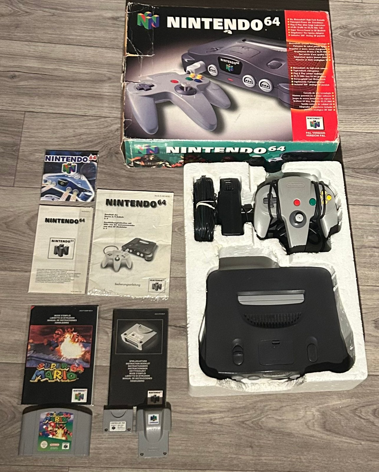 Nintendo 64 boxed, Spelcomputers en Games, Spelcomputers | Nintendo 64, Ophalen of Verzenden, Gebruikt, Met 1 controller, Met games