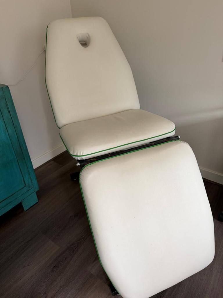 Behandel tafel / massage tafel ., Ophalen, Gebruikt, Massagetafel