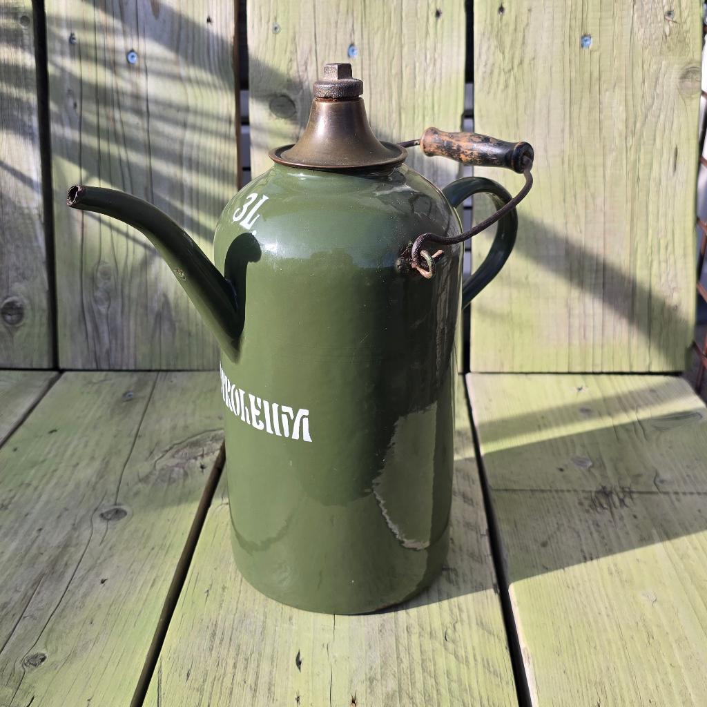 Oude geëmailleerde petroleumkan met een inhoud van 3 liter., Antiek en Kunst, Antiek | Emaille, Ophalen of Verzenden