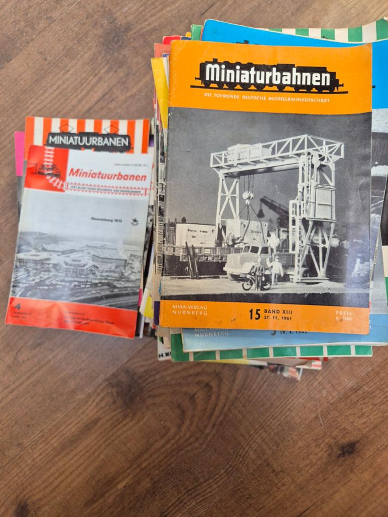 Miniatuurbanen Boekjes - Diverse Jaren, Hobby en Vrije tijd, Modeltreinen | H0, Gebruikt, Gelijkstroom of Wisselstroom, Boek, Tijdschrift of Catalogus