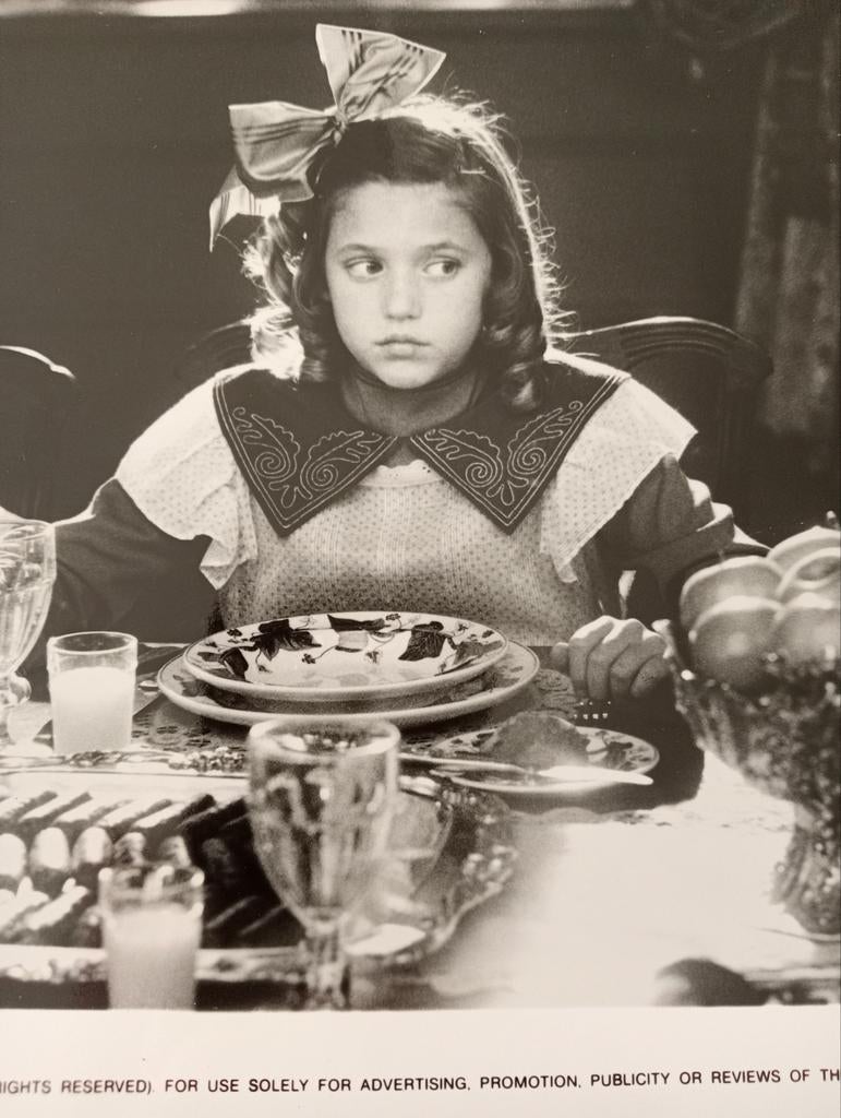 Vintage foto: Jonge meisjes aan tafel, jaren '80, Verzamelen, Foto's en Prenten, Ophalen of Verzenden, 1980 tot heden, Zo goed als nieuw