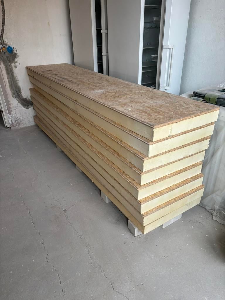 NIEUWE 10cm pir met osb 18mm | pir + osb | 8 stuks, Doe-het-zelf en Verbouw, Platen en Panelen, Ophalen of Verzenden, Zo goed als nieuw