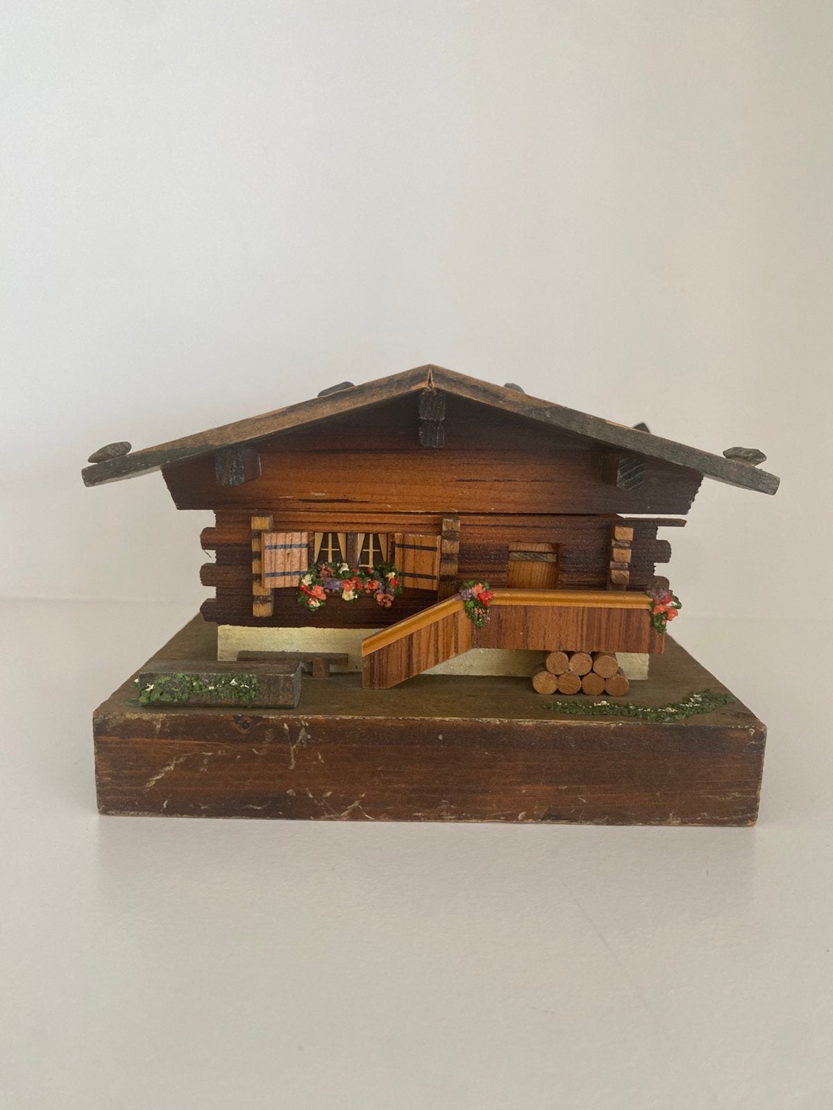 Vintage Zwitsers Houten Chalet Muziekdoosje (Jaren '50/'70), Ophalen of Verzenden