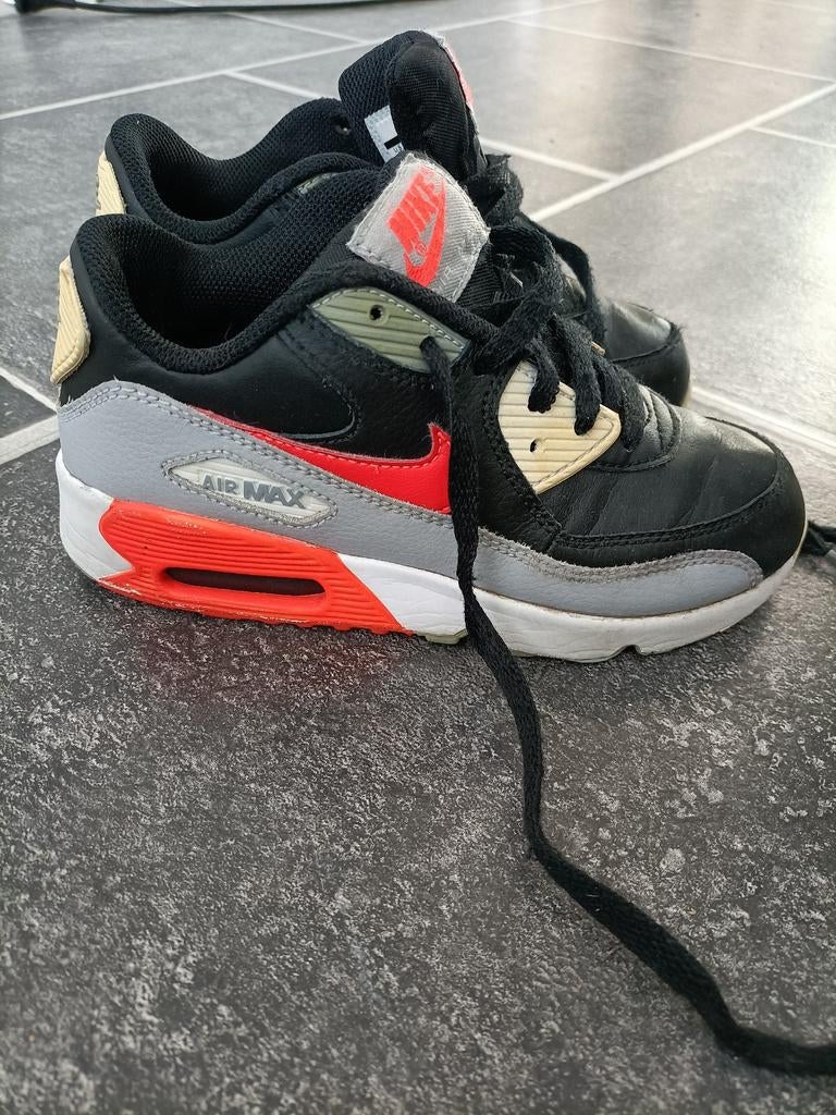 Nike Air Max maat 32, Kinderen en Baby's, Kinderkleding | Schoenen en Sokken, Ophalen, Sportschoenen