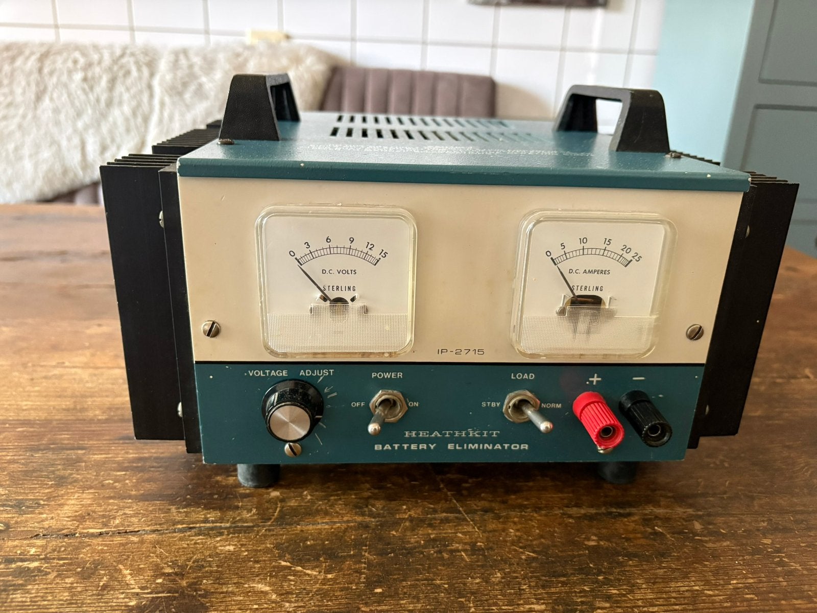 Heathkit Model IP-2715 Battery Eliminator, Telecommunicatie, Zenders en Ontvangers, Ophalen