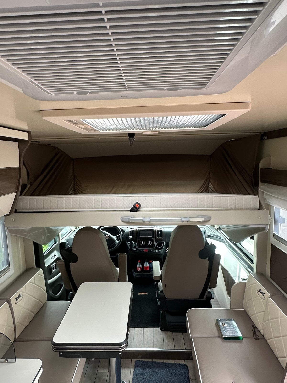 McLouis Carat 870g - Luxe Integraal Camper met Hefbed, Caravans en Kamperen, Campers, Integraal, Ringverwarming, Fiat, Treinzit