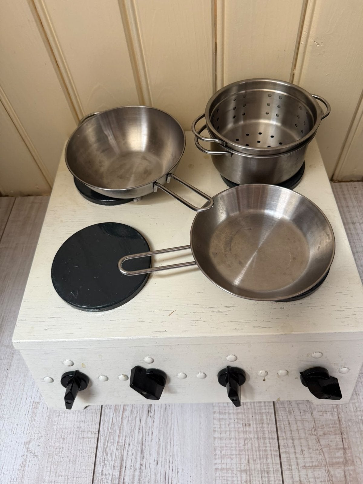 Houten speelkeuken met metalen pannen, Kinderen en Baby's, Ophalen of Verzenden, Zo goed als nieuw, Hout, Speelkeuken