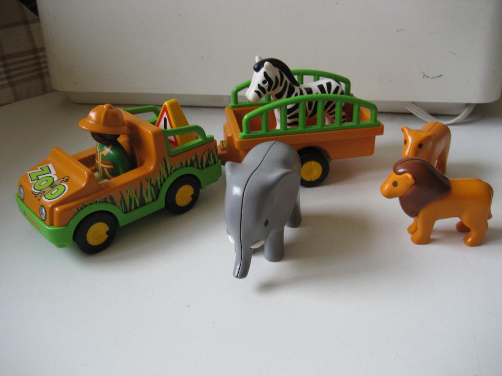 123 playmobil junior safari auto met dierentuin dieren, Ophalen of Verzenden, Zo goed als nieuw