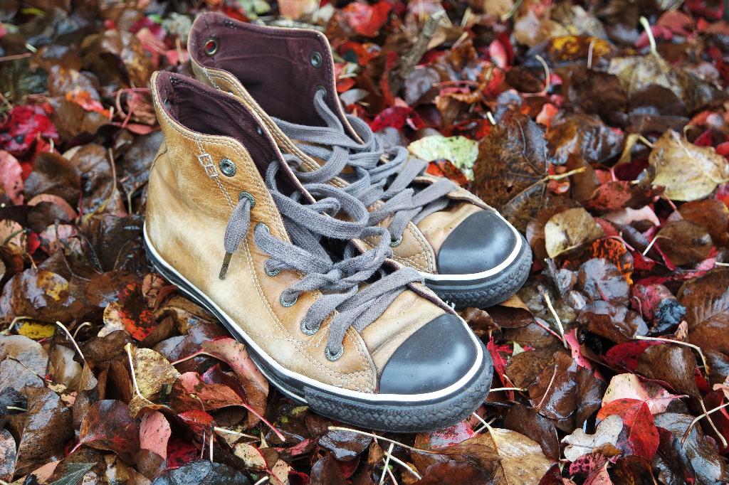 Leren Converse maat 39, Beige, Ophalen of Verzenden, Sneakers of Gympen, Gedragen