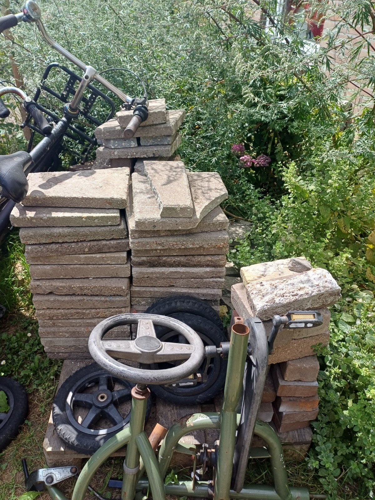 30x30 betontegels gratis, Ophalen, Steen of Klei, 15 m² of meer, Dakpannen
