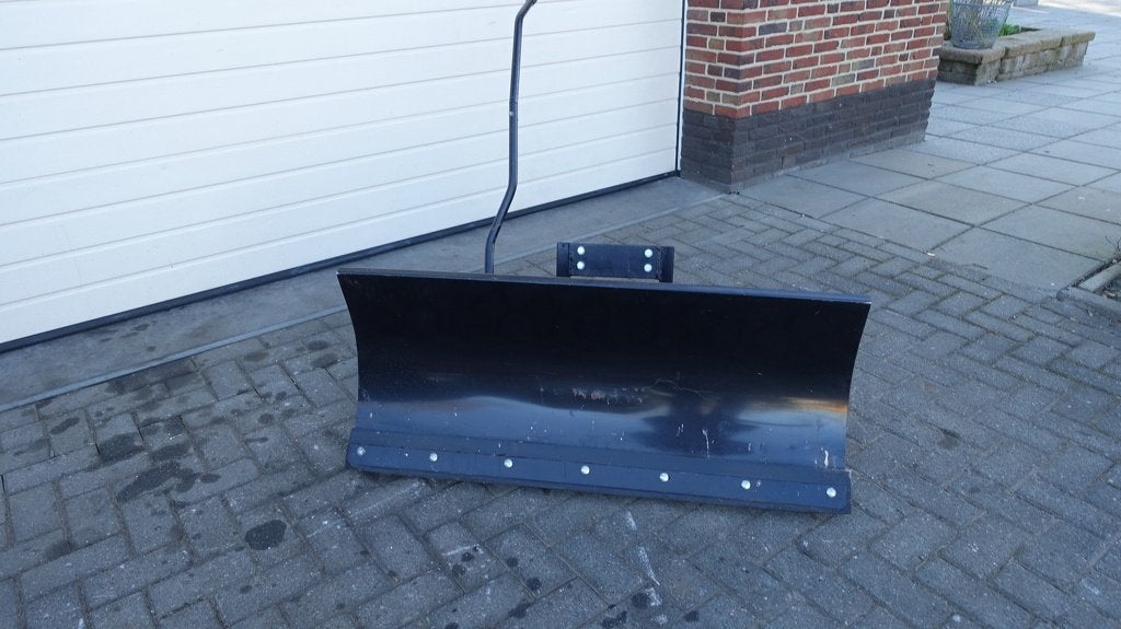 Kubota/Iseki Sneeuwschuif 120 Cm, Kubota Hol, Kbt_g.eu_market_surveillance@kubota.com, Hoofdweg Oostzijde 1264
2153 LR  Nieuw-Vennep, NL