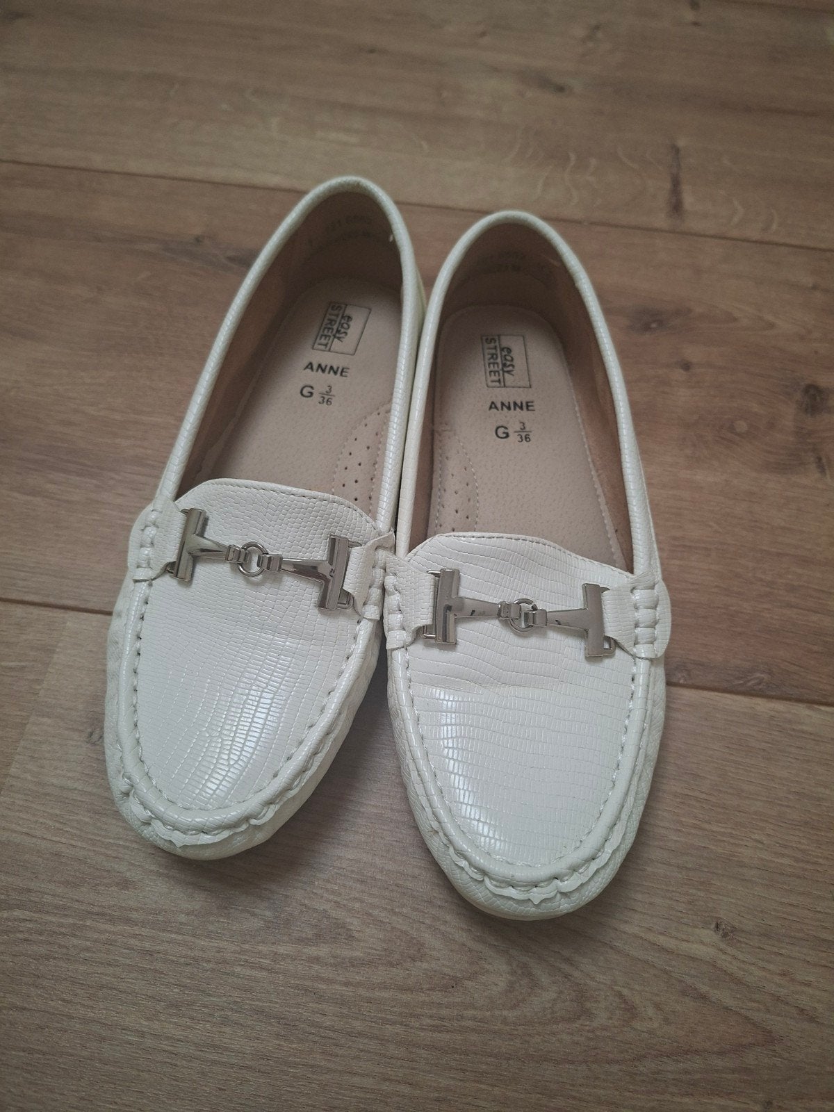Loafer / instapper dames, wit, maar 36, z.g.a.n., Ophalen, Zo goed als nieuw, Wit, Instappers