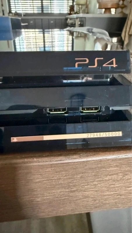 PS4 Pro 500 Million Limited Edition, Ophalen, Nieuw, 1 TB, Met 1 controller