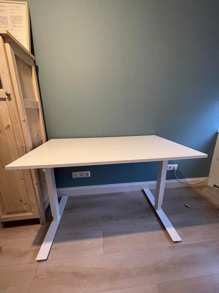 IKEA wit Trotten Zit-sta bureau 120x70 cm, Zit-sta bureau, In hoogte verstelbaar, Ophalen of Verzenden, Zo goed als nieuw