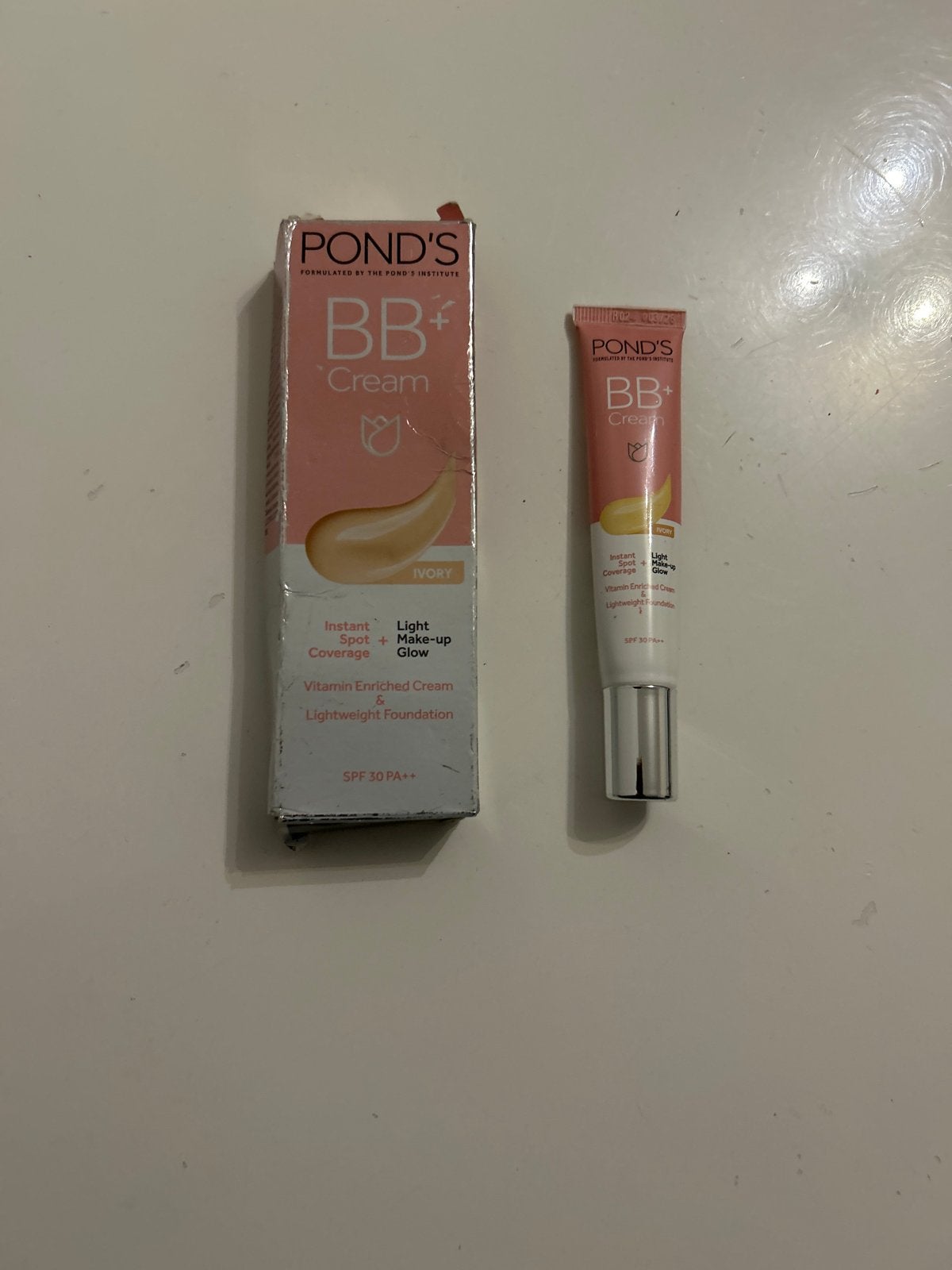 Pond's BB+ Cream - Nieuw in de kleur Ivory, Gehele gezicht, Beige, Nieuw, Ophalen of Verzenden