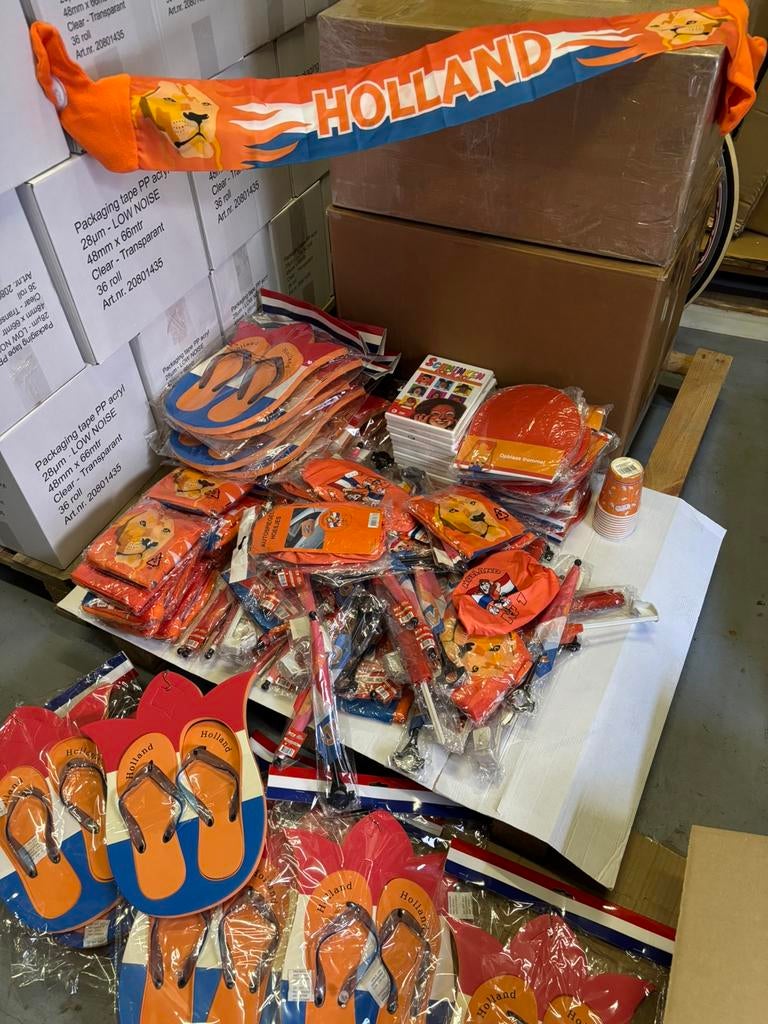 Partij oranje artikelen 136 stuks!!!, Mttn, Varesewg 121, Nieuw, Rrading@hotmail.com