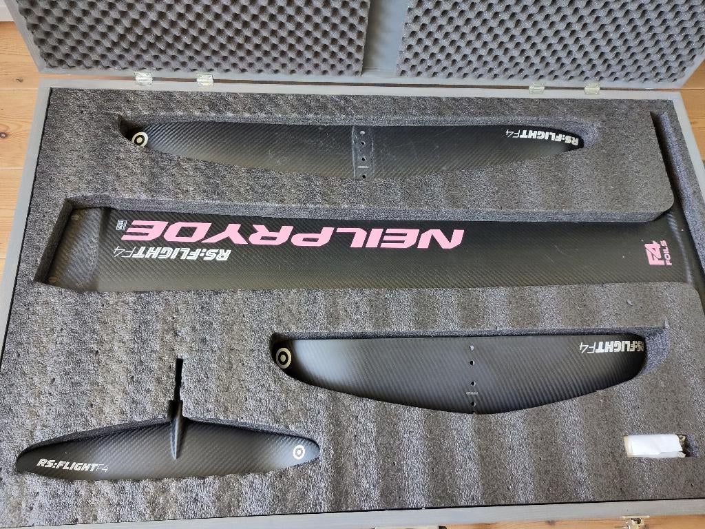 Neil Pryde F4 carbon foil, Watersport en Boten, Windsurfen, Ophalen, Gebruikt, Overige typen, Met draagtas