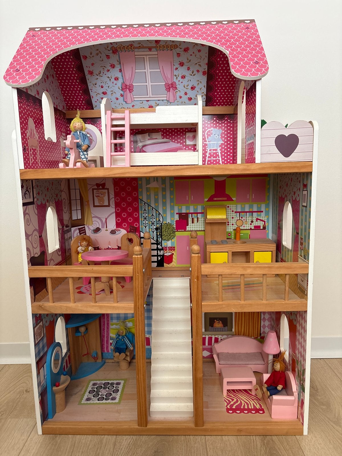 Houten poppenhuis met meubels + poppen Bandits & Angels, Ophalen, Gebruikt, Poppenhuis