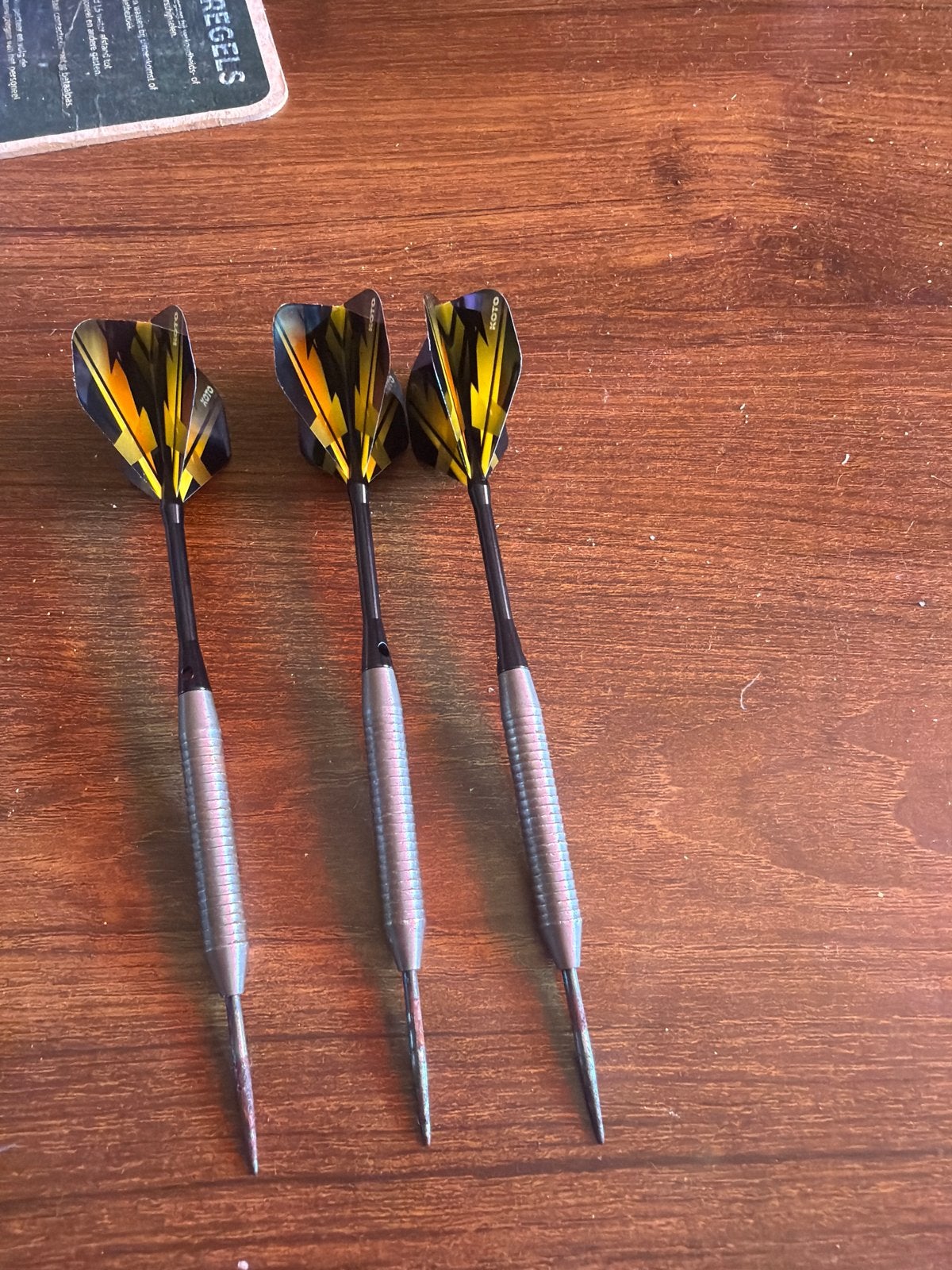 Set van 3 Darts met Gele Flights, Ophalen, Gebruikt, Pijlen