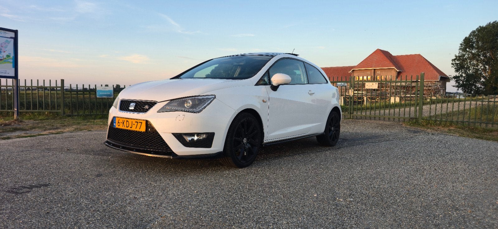 Orgi. NL | Seat ibiza FR + Maxton | 128.000 km | 2013, Voorwielaandrijving, Stof, 40 €/maand, Zwart