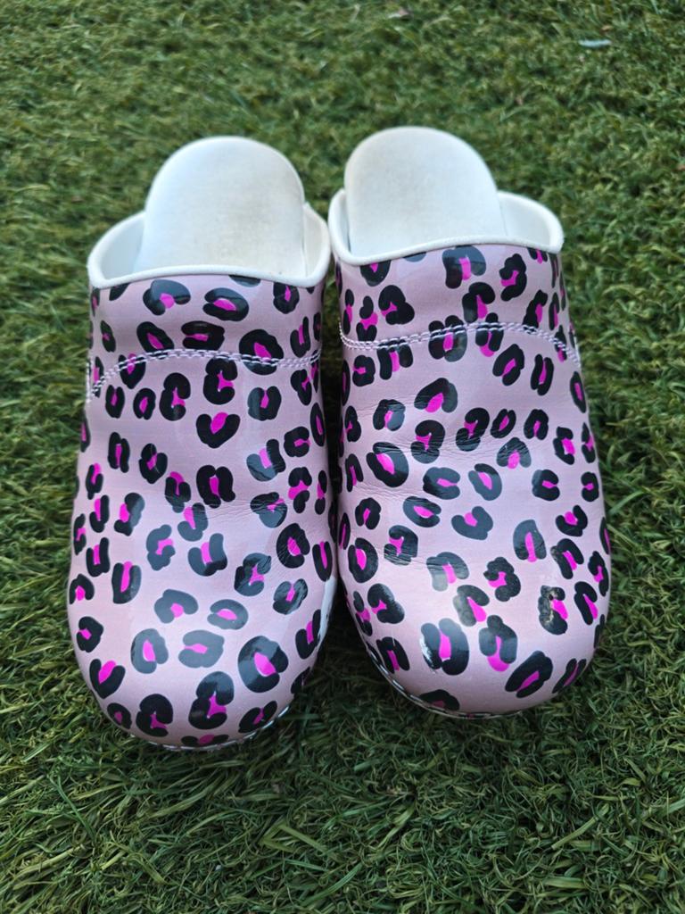 Sanita Klompen Maat 38 - Gedragen met Leopard Print, Kleding | Dames, Schoenen, Sanita, Ophalen of Verzenden, Gedragen, Zwart
