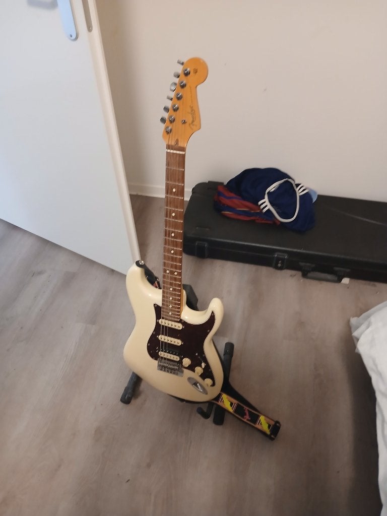 Elektrische gitaar Fender stratocaster, Ophalen of Verzenden, Zo goed als nieuw, Solid body, Fender